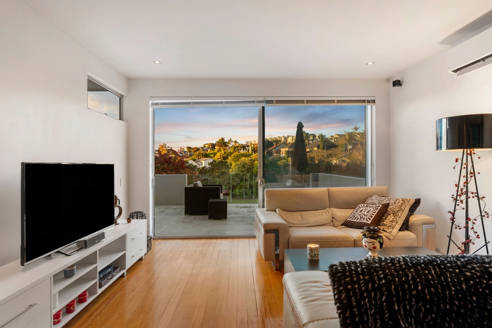 Photos of 93 Tautari Street