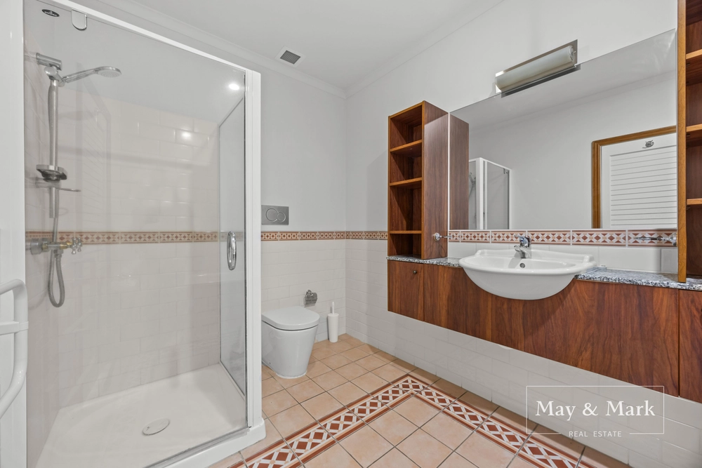 Photos of 145 Quay Street