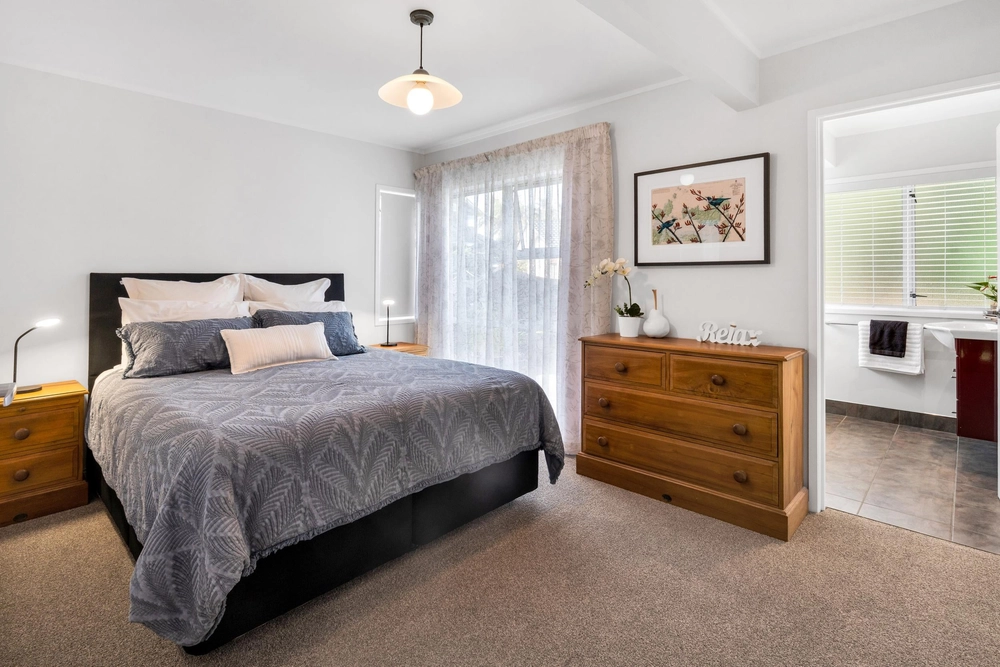 Photos of 12 Camwell Close