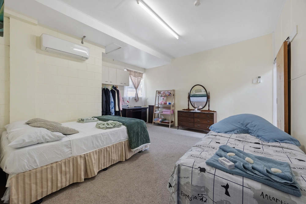 Photos of 164 Gray Avenue