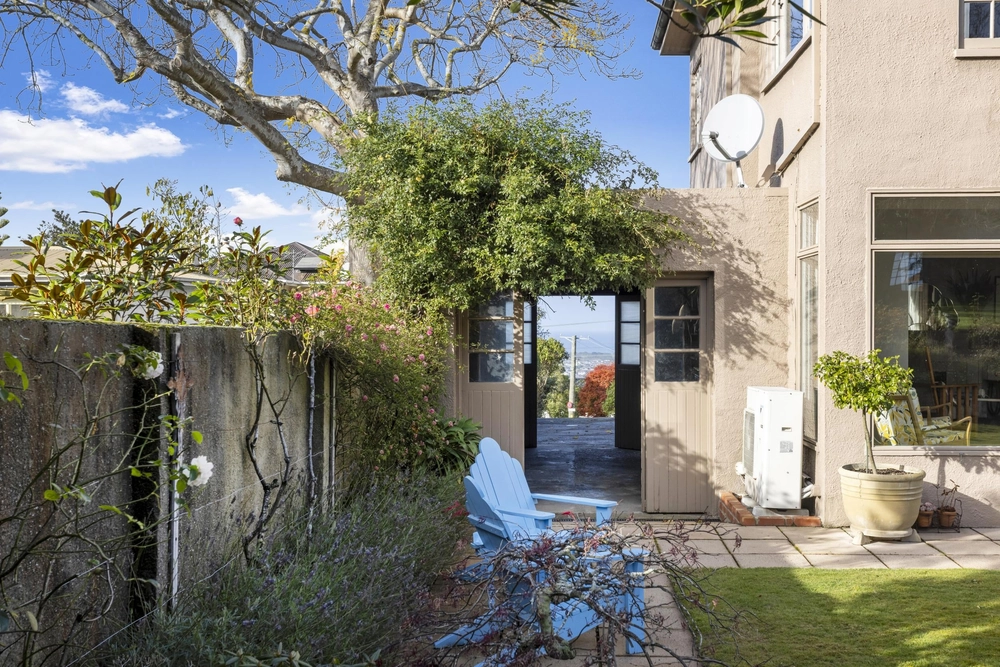 Photos of 8 Neidpath Road