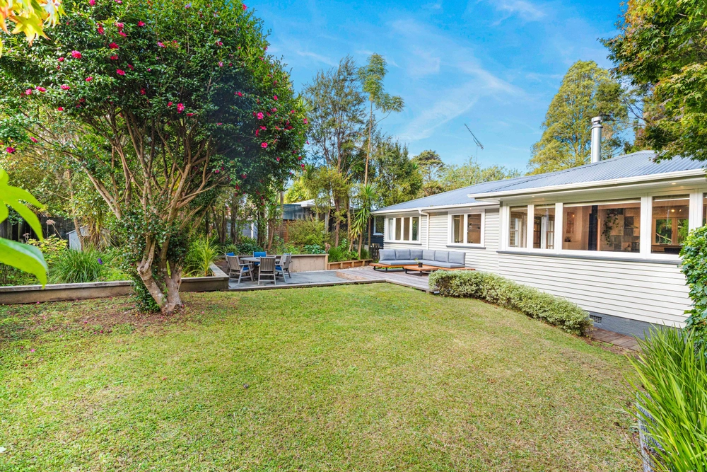 Photos of 200 Woodlands Park Road