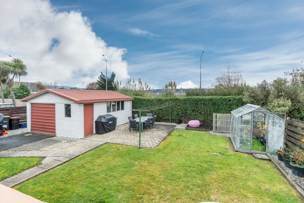 Photos of 47 Kinmont Crescent
