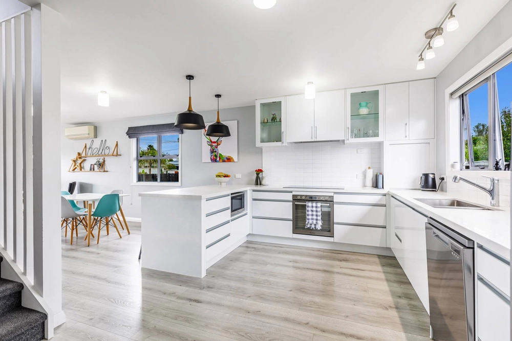 Photos of 103a wharf road te