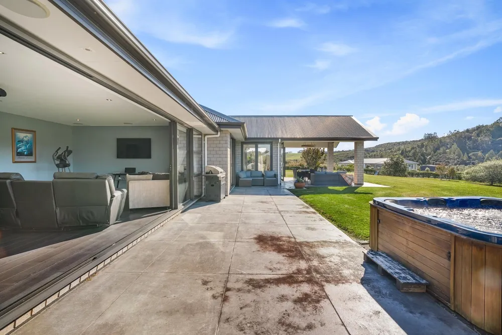 Photos of 246 Blackbridge Road