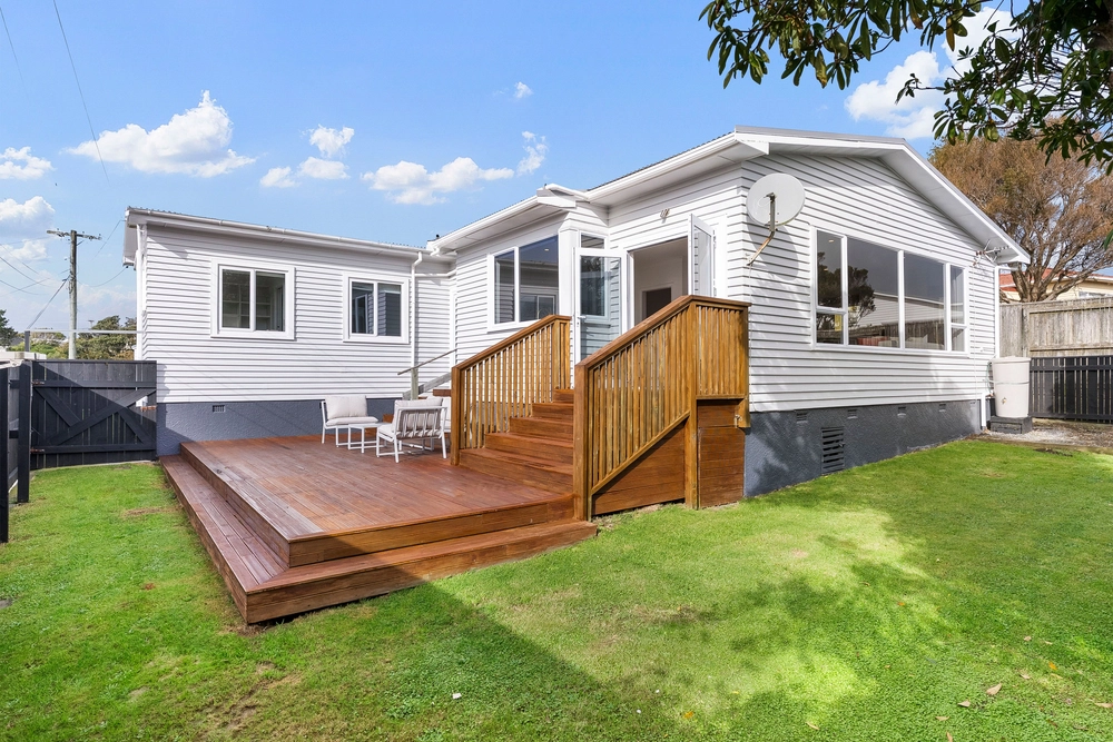 Photos of 74 Fraser Avenue