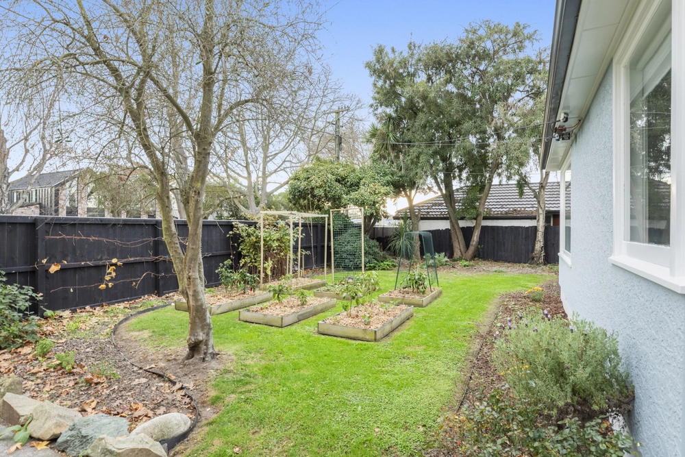 Photos of 36 Eveleyn Couzins Avenue