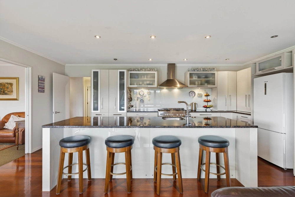 Photos of 283 Maungakaramea Road