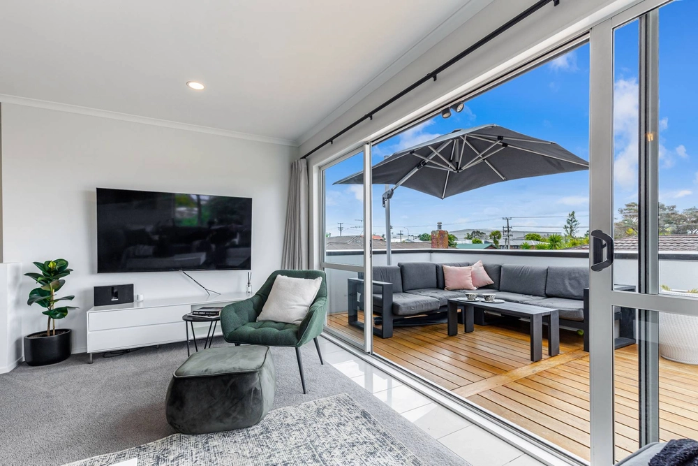 Photos of 79a wharf road te