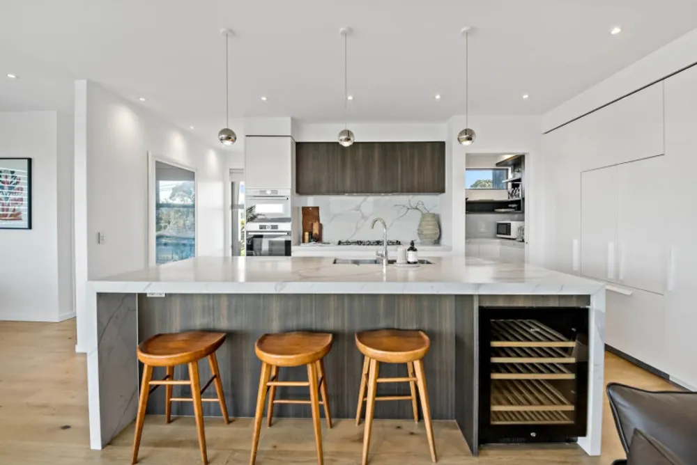 Photos of 4B Rawhitiroa Road