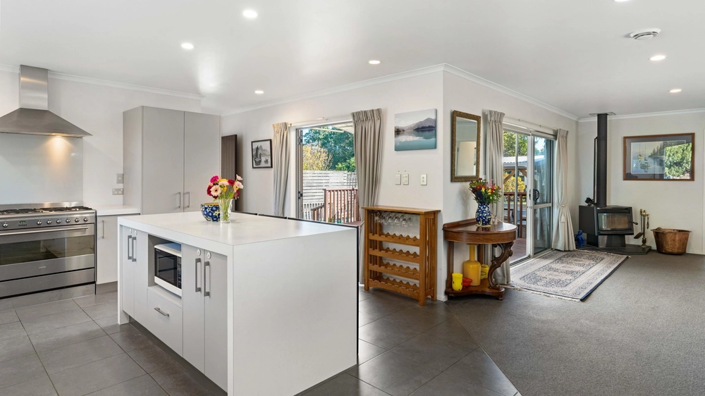 Photos of 1522 Kaiaua Road