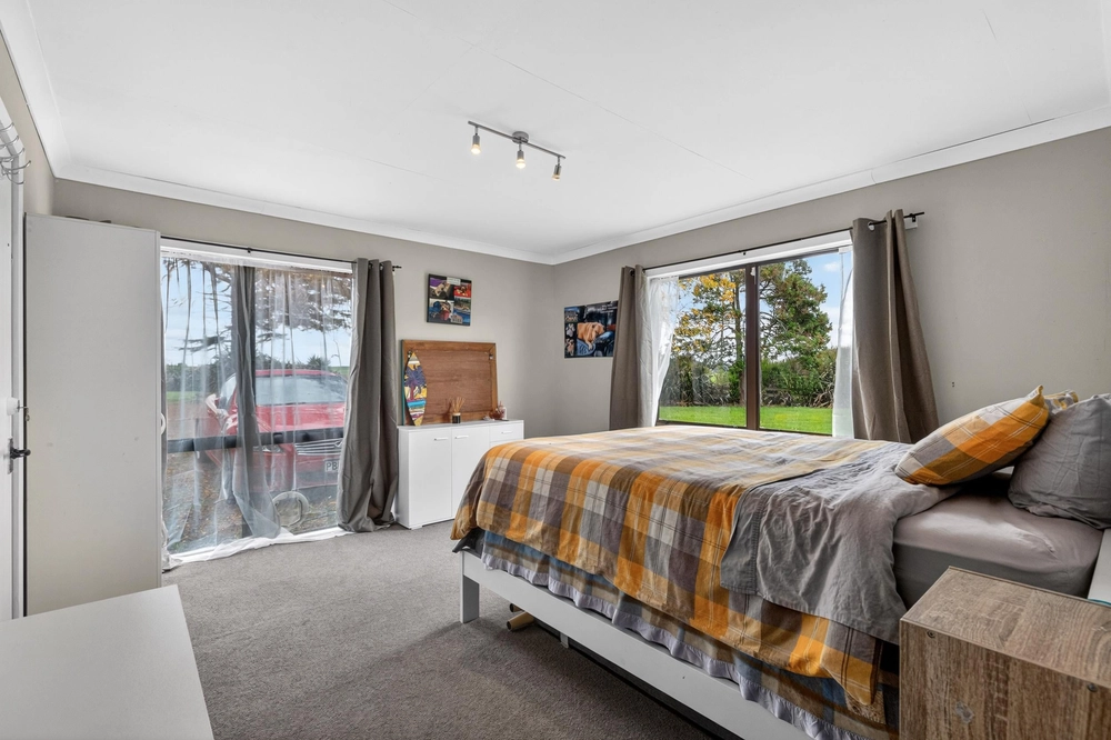 Photos of 216 Manuel Road