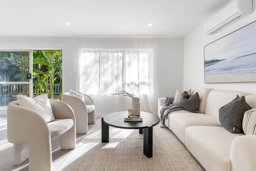 Photos of 583 East Coast Road