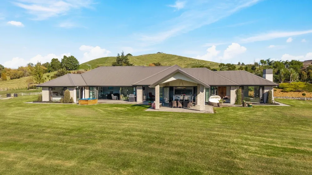 Photos of 246 Blackbridge Road