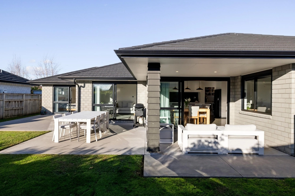 Photos of 23 Kingdon Street