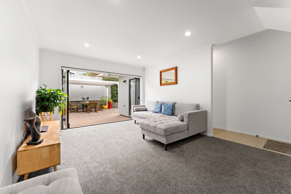 Photos of 19G Vause Street