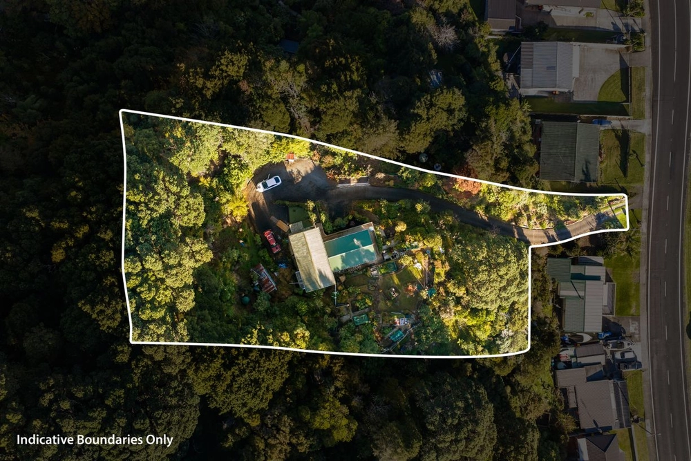 Photos of 642 Thames Coast Road