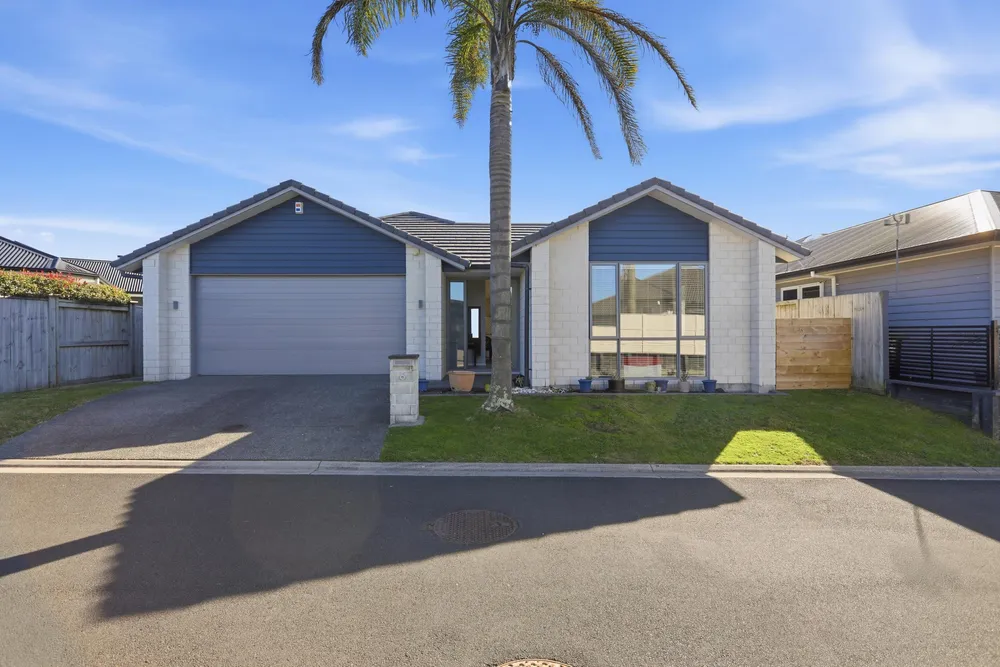 Photos of 6 Cassinia Close