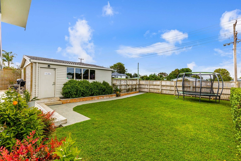 Photos of 103a wharf road te