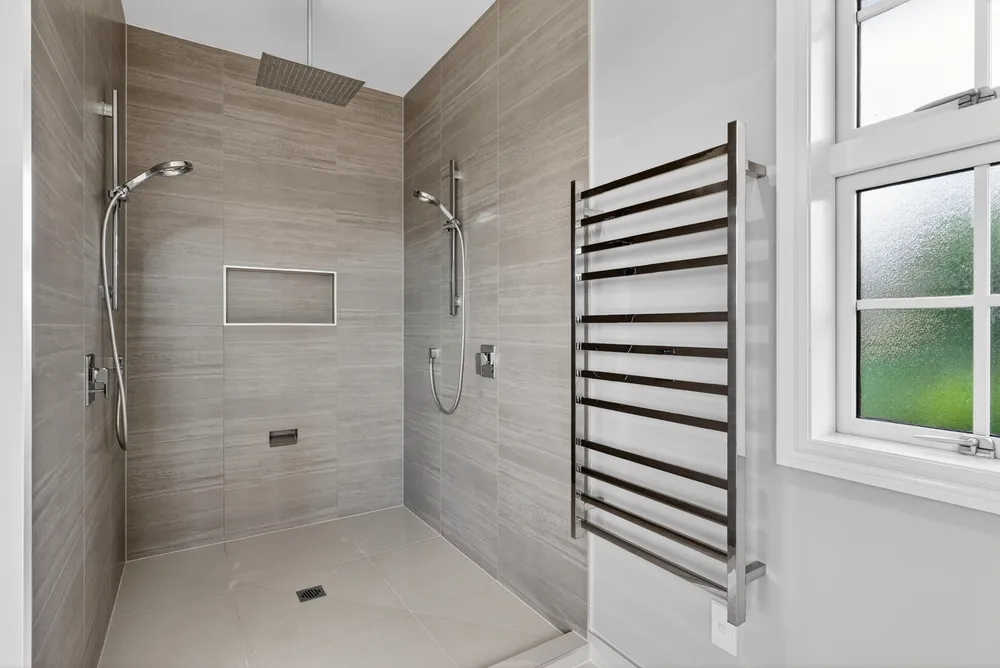 Photos of 136 Mcrobbie Road