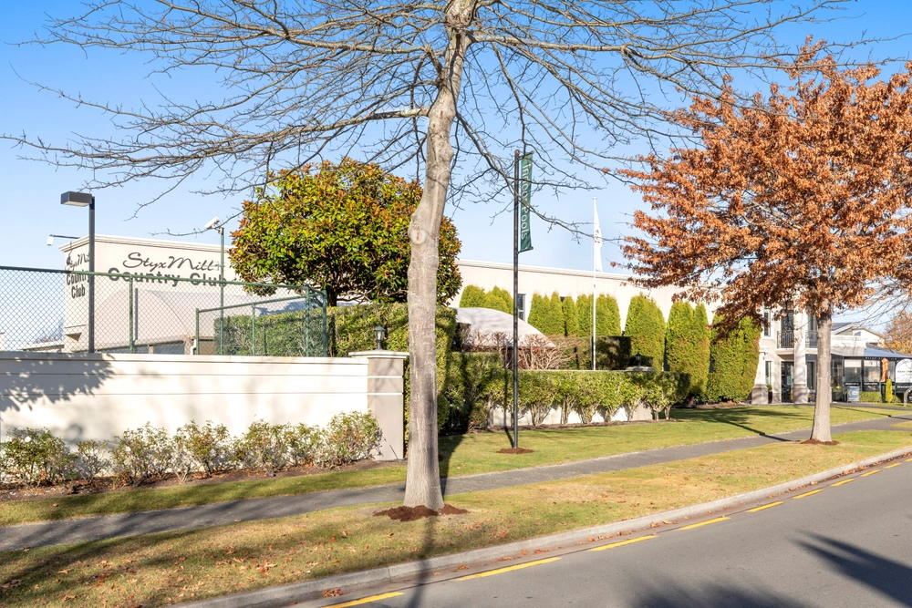 Photos of 2 Applefield Court