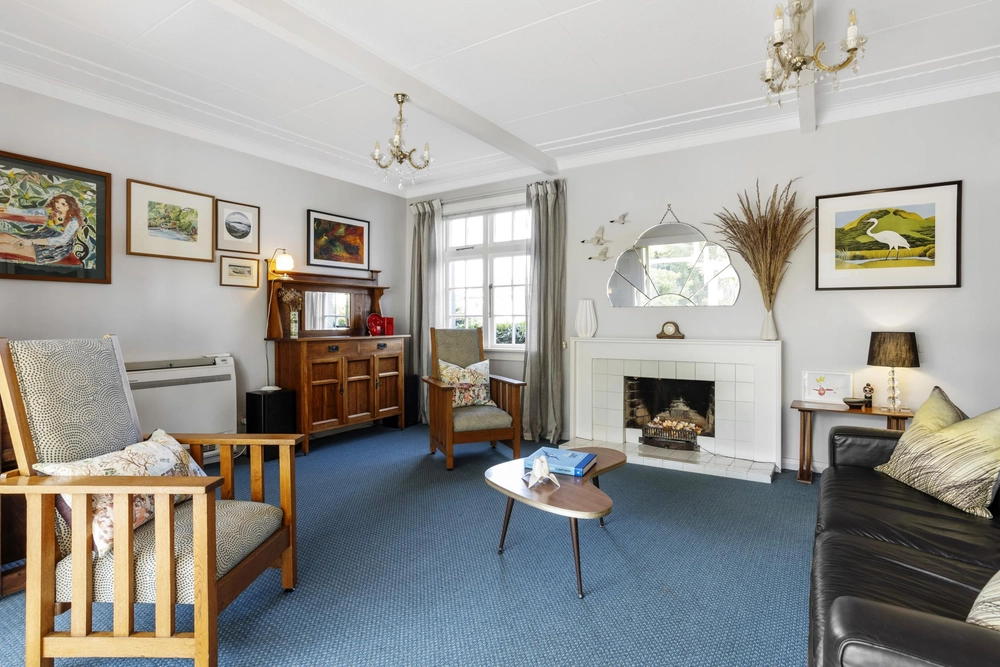 Photos of 8 Neidpath Road
