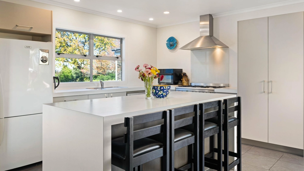 Photos of 1522 Kaiaua Road