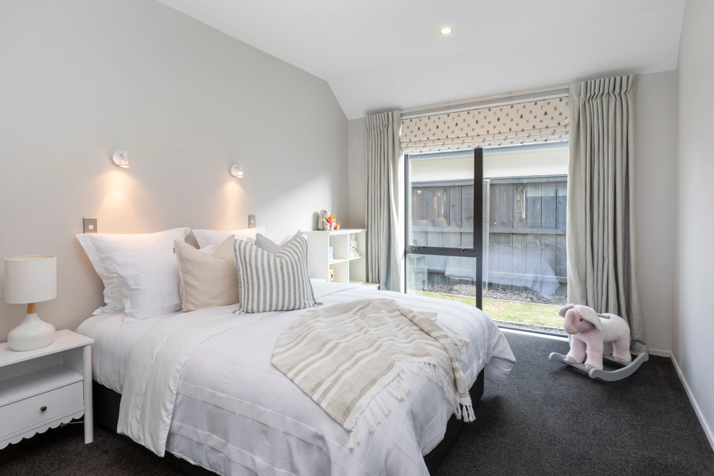Photos of 6 Waterstock Way