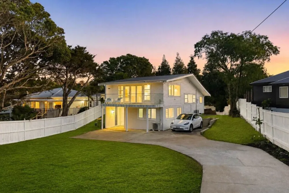 Photos of 274 Beach Road