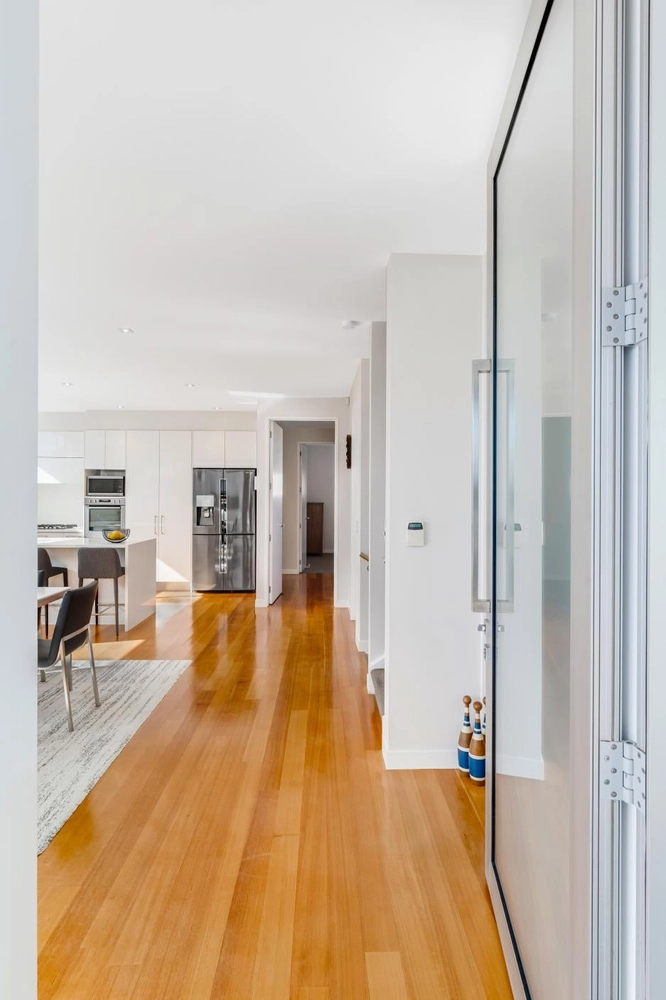 Photos of 33 Luplau Crescent
