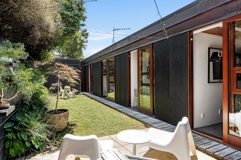 Photos of 16 Leys Crescent