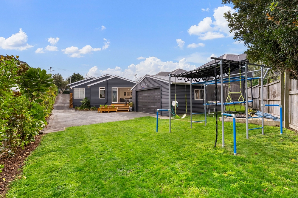 Photos of 4 Lyndhurst Street