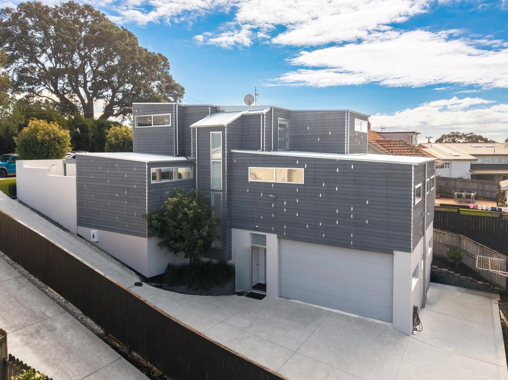 Photos of 33 Luplau Crescent