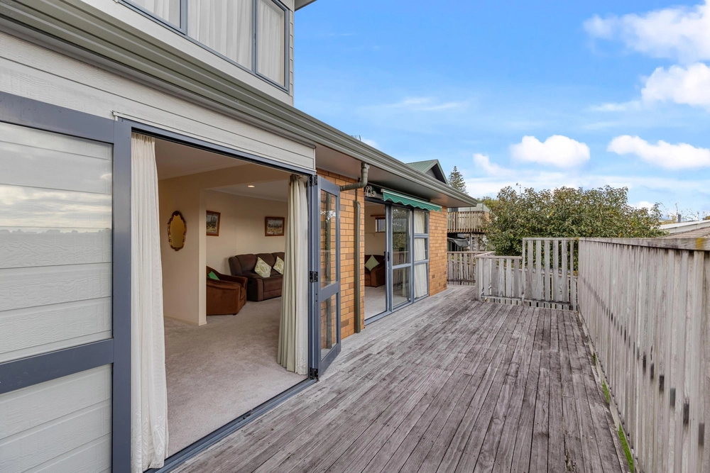 Photos of 2/136 Rutherford Street
