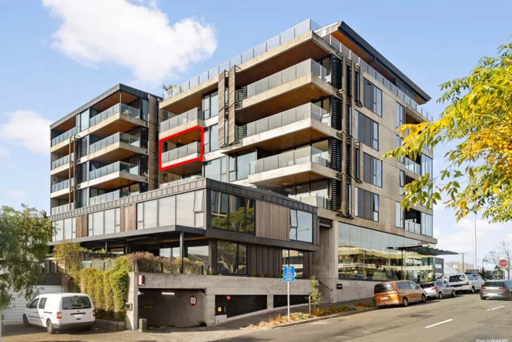Photos of 303/1 Turakina Street