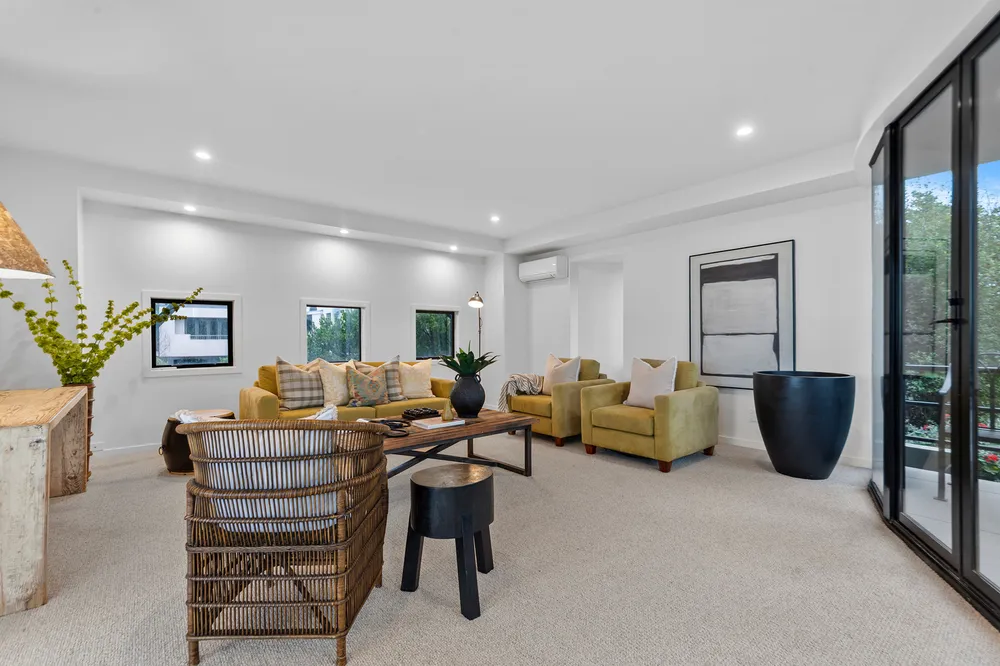 Photos of 72 Glenstrae Road