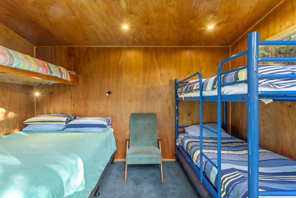 Photos of 1679 Kenepuru Road
