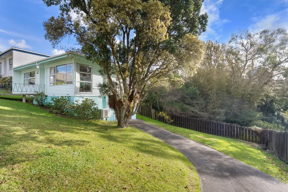 Photos of 39C Kaipatiki Road