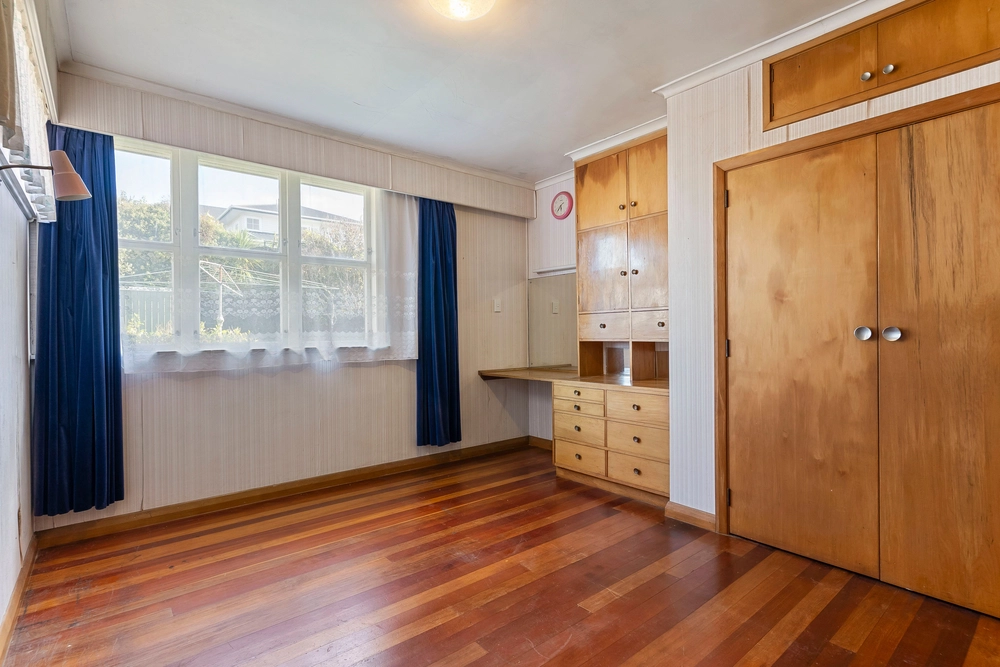 Photos of 9 Bassett Road