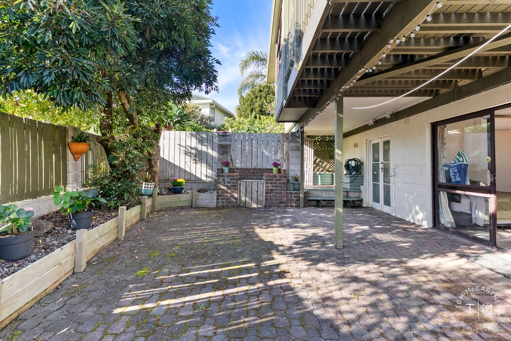 Photos of 64B Highland Park Drive