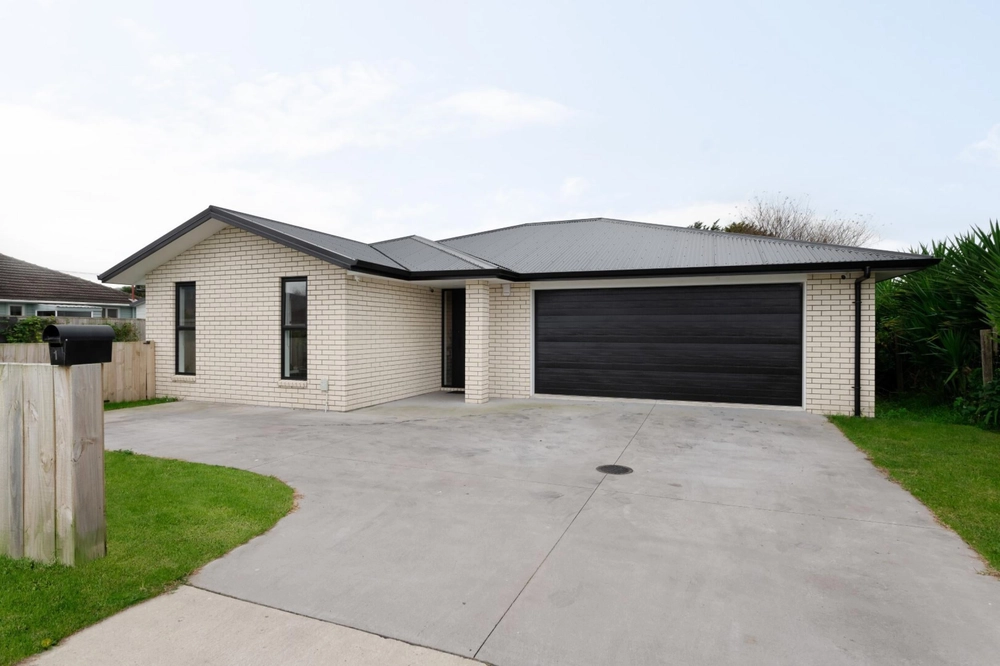 Photos of 1 Tupaea Place