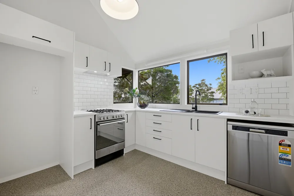 Photos of 2/1 Aramoana Avenue