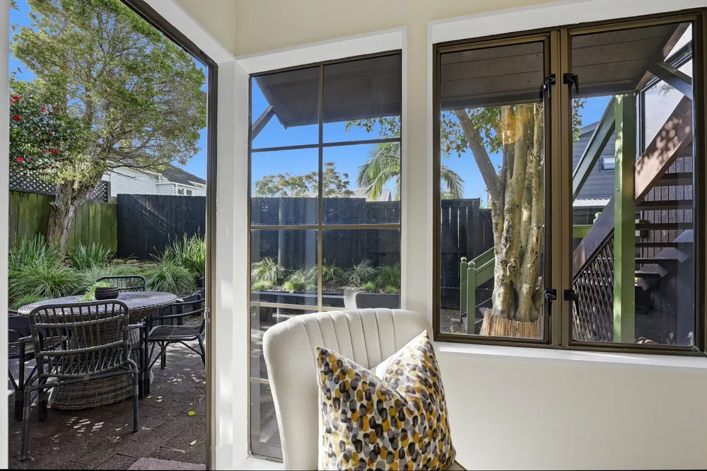 Photos of 2/1 Aramoana Avenue