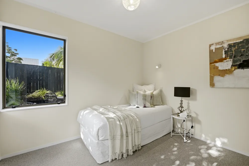 Photos of 2/1 Aramoana Avenue