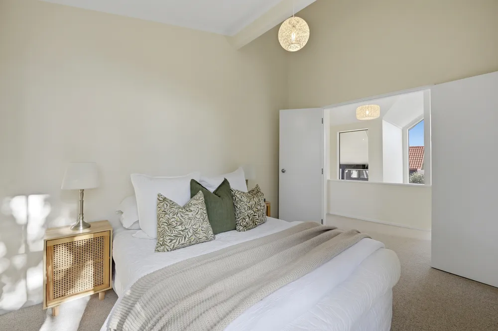 Photos of 2/1 Aramoana Avenue