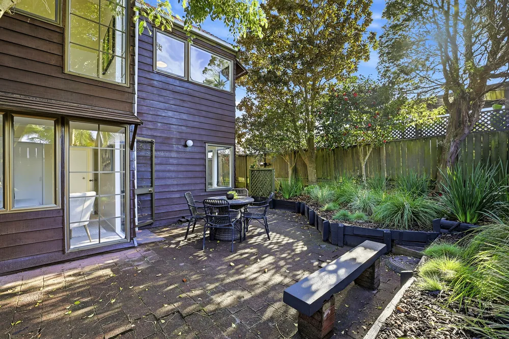 Photos of 2/1 Aramoana Avenue