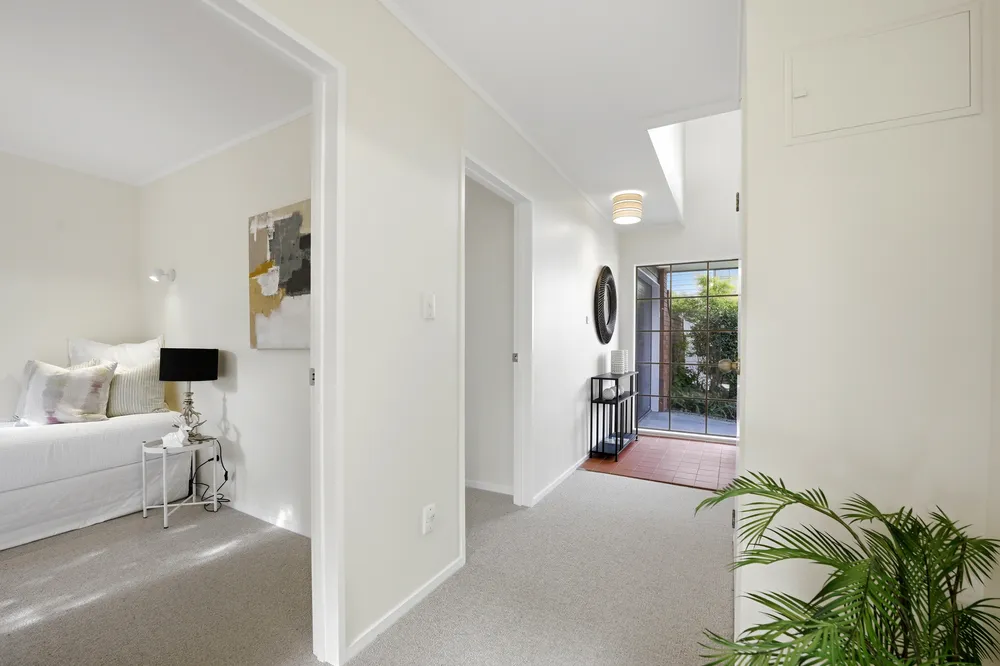 Photos of 2/1 Aramoana Avenue