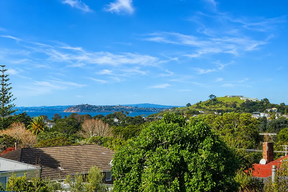 Photos of 2/1 Aramoana Avenue