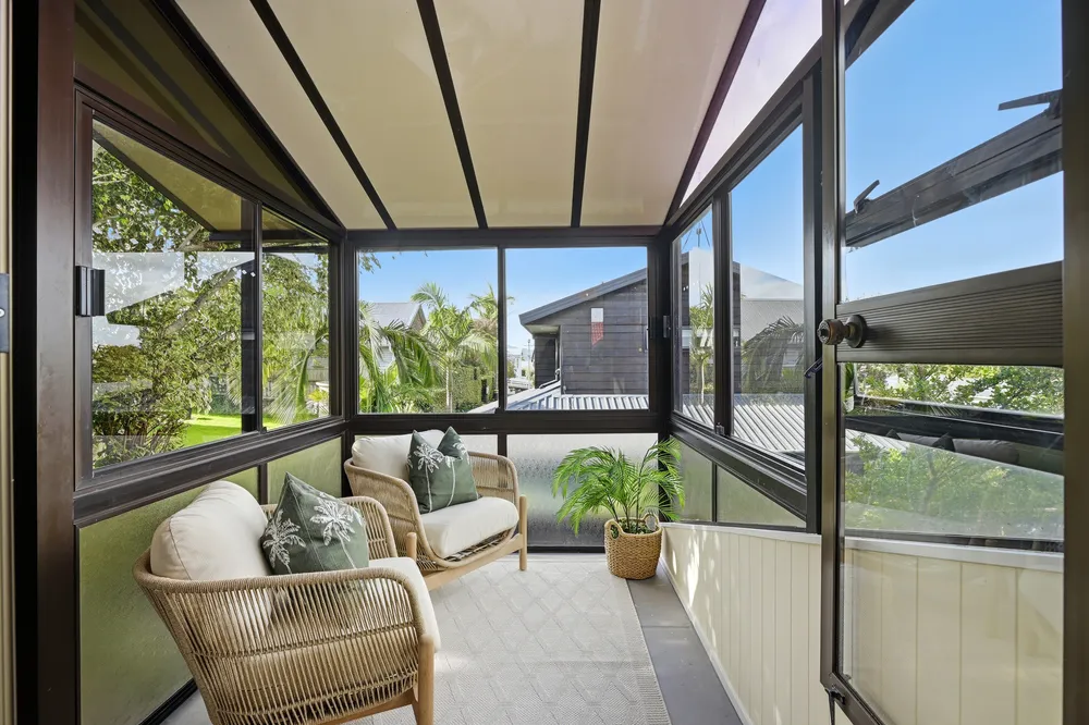 Photos of 2/1 Aramoana Avenue