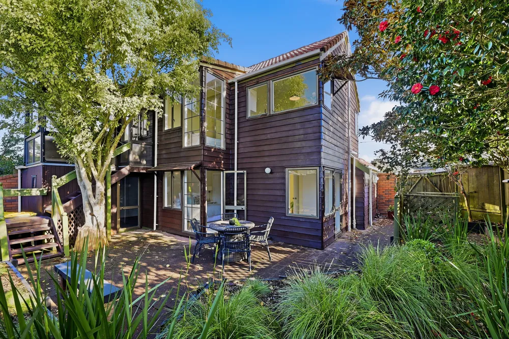 Photos of 2/1 Aramoana Avenue
